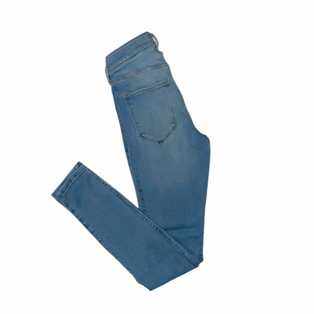 Abercrombie & Fitch Harper Low Rise Super Skinny Jean in Light Blue Wash - Picture 3 of 12